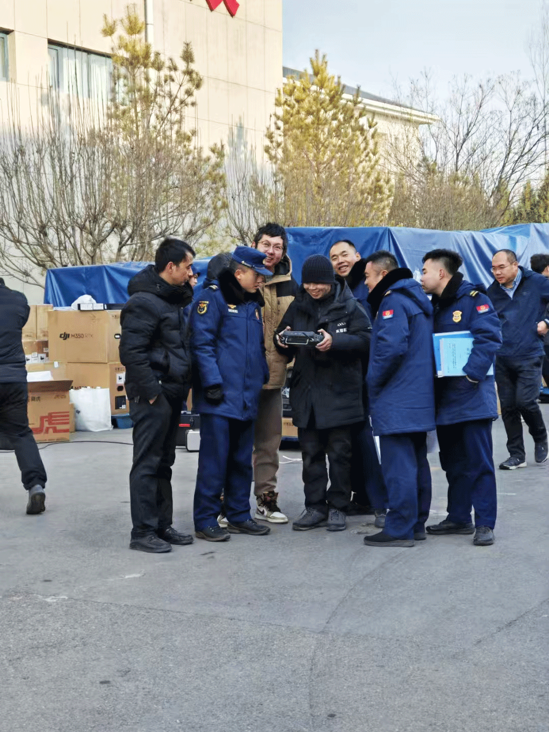 系留照明無(wú)人機(jī)